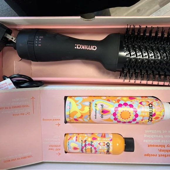 Amika Blow Dry Buffet set and products. - Picture 1 of 3